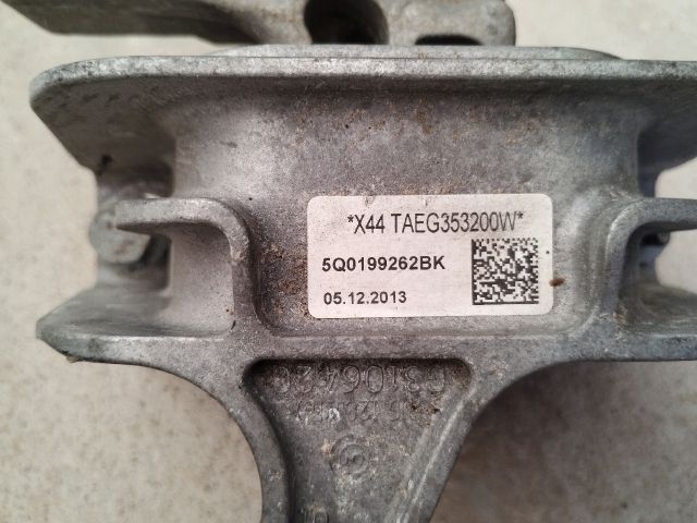 bontott AUDI A3 Első Motorfelfüggesztés