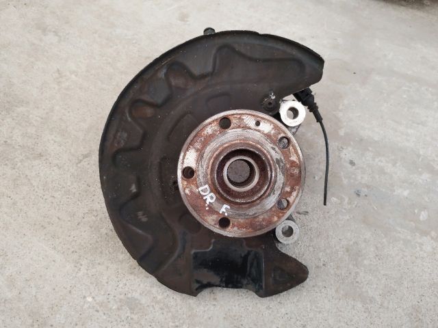 bontott AUDI A3 Jobb első Csonkállvány