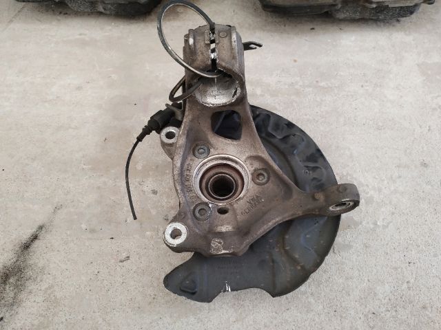 bontott AUDI A3 Jobb első Csonkállvány