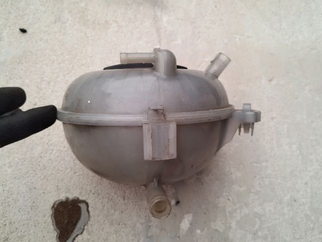 bontott AUDI A3 Kiegyenlítő Tartály