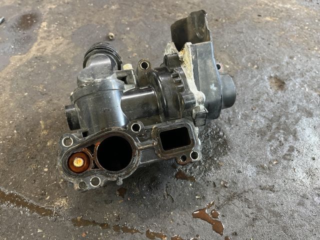 bontott AUDI A3 Termosztátház