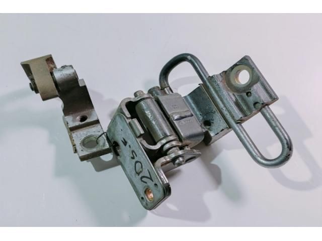 bontott AUDI A3 Bal első Zsanér