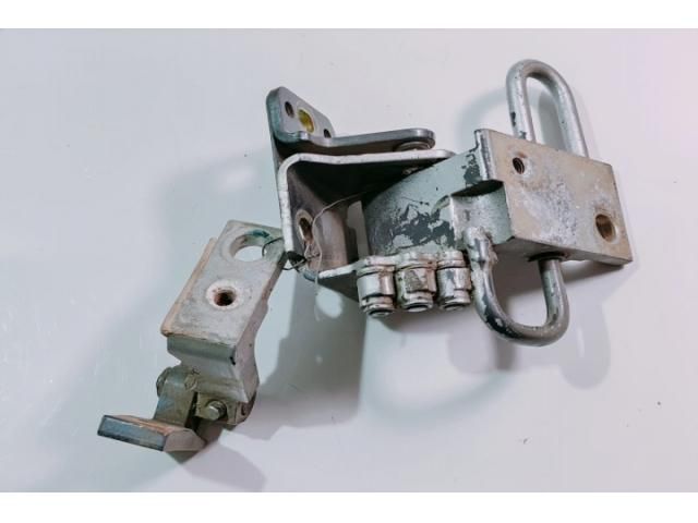 bontott AUDI A3 Bal első Zsanér