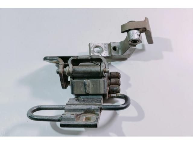 bontott AUDI A3 Bal első Zsanér