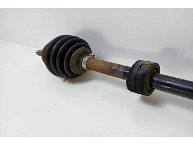 bontott AUDI A3 Bal Féltengely