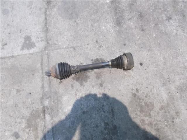 bontott AUDI A3 Bal Féltengely