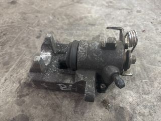 bontott AUDI A3 Bal hátsó Féknyereg Munkahengerrel