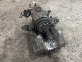 bontott AUDI A3 Bal hátsó Féknyereg Munkahengerrel