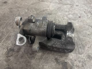 bontott AUDI A3 Bal hátsó Féknyereg Munkahengerrel