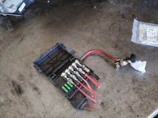 bontott AUDI A3 Biztosítéktábla Motortér