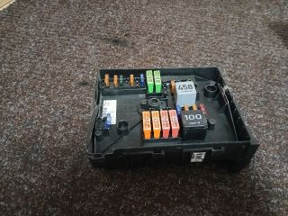 bontott AUDI A3 Biztosítéktábla Motortér