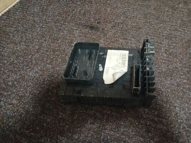 bontott AUDI A3 Biztosítéktábla Motortér