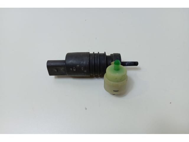 bontott AUDI A3 Első Ablakmosó Szivattyú