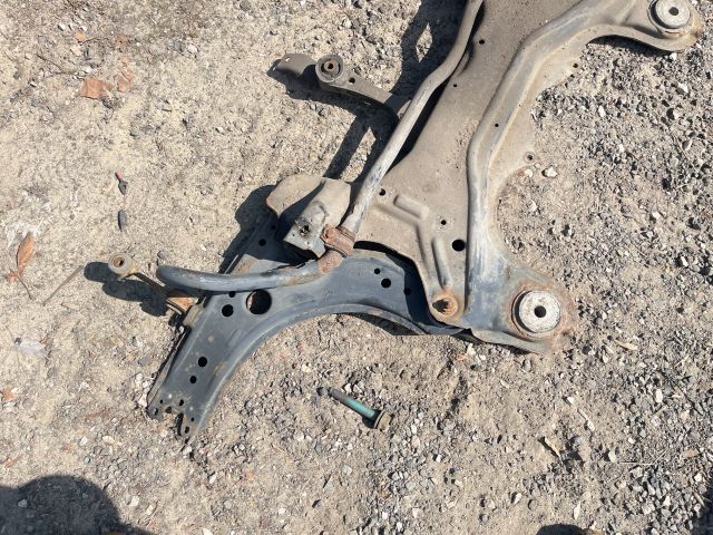 bontott AUDI A3 Első Bölcső