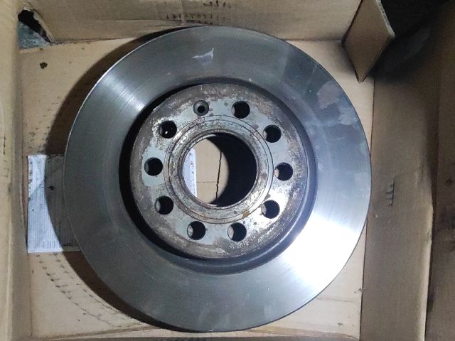 bontott AUDI A3 Első Féktárcsa