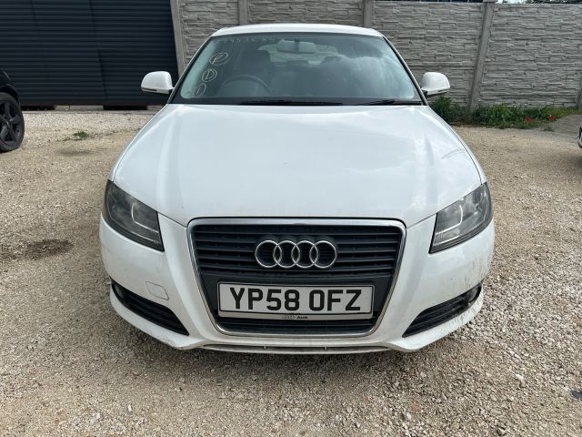 bontott AUDI A3 Felső Motorburkolat