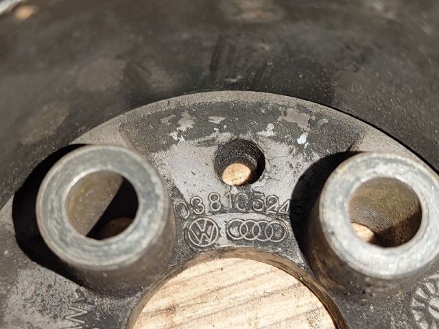 bontott AUDI A3 Főtengely Szíjtárcsa