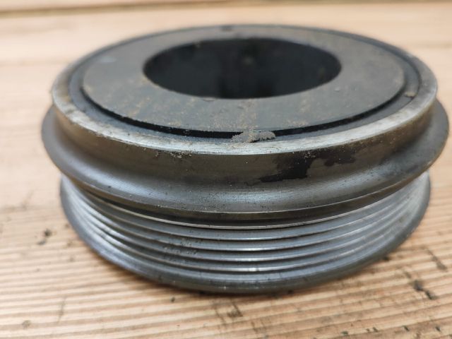 bontott AUDI A3 Főtengely Szíjtárcsa