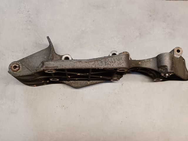 bontott AUDI A3 Generátor Tartó Bak