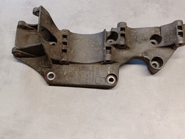bontott AUDI A3 Generátor Tartó Bak