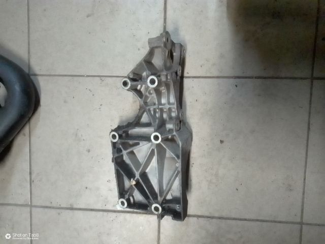 bontott AUDI A3 Generátor Tartó Bak