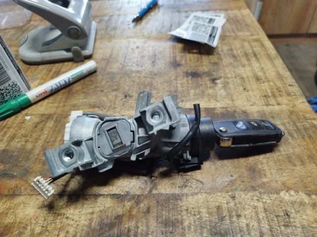 bontott AUDI A3 Gyújtáskapcsoló Házzal