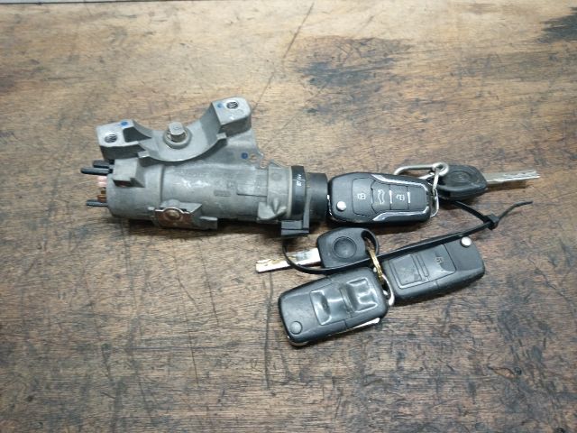 bontott AUDI A3 Gyújtáskapcsoló Házzal