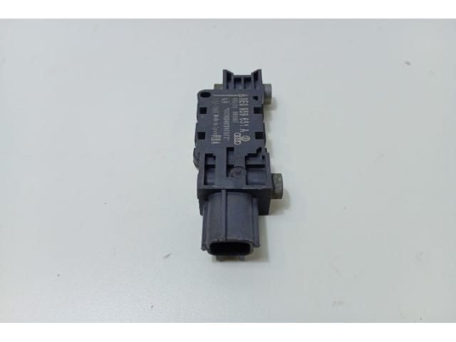 bontott AUDI A3 Jeladó (Magában)