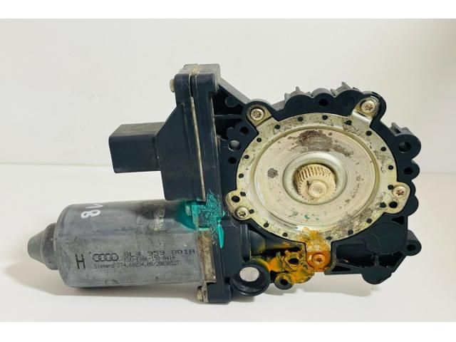 bontott AUDI A3 Jobb első Ablakemelő Motor