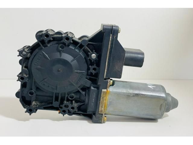 bontott AUDI A3 Jobb első Ablakemelő Motor