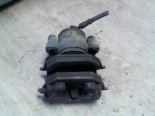 bontott AUDI A3 Jobb első Féknyereg Munkahengerrel