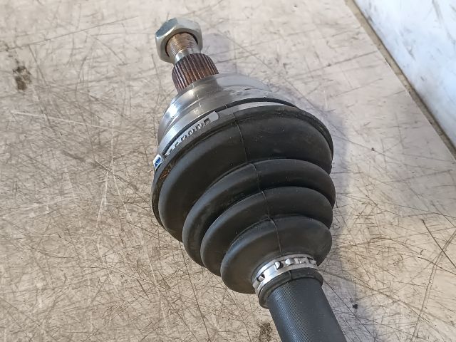 bontott AUDI A3 Jobb Féltengely