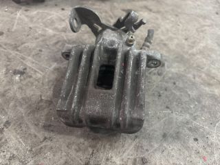 bontott AUDI A3 Jobb hátsó Féknyereg Munkahengerrel