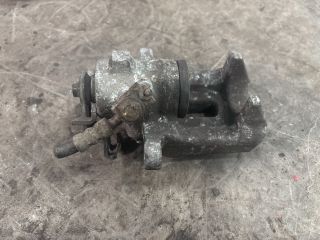 bontott AUDI A3 Jobb hátsó Féknyereg Munkahengerrel