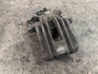 bontott AUDI A3 Jobb hátsó Féknyereg Munkahengerrel