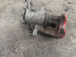 bontott AUDI A3 Jobb hátsó Féknyereg Munkahengerrel