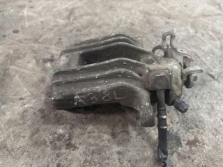 bontott AUDI A3 Jobb hátsó Féknyereg Munkahengerrel