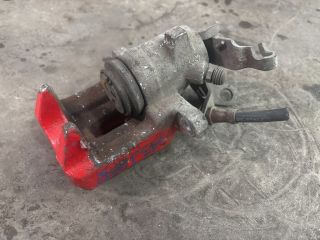 bontott AUDI A3 Jobb hátsó Féknyereg Munkahengerrel