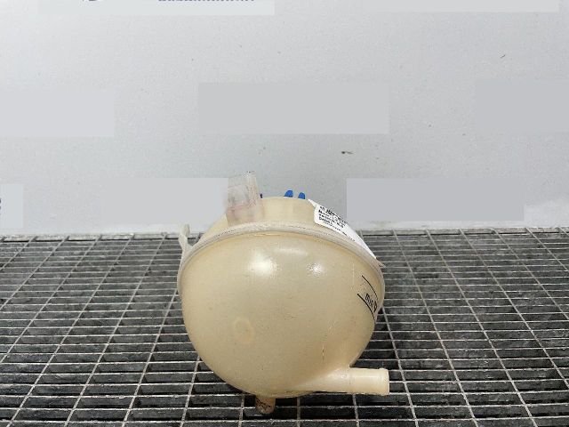 bontott AUDI A3 Kiegyenlítő Tartály