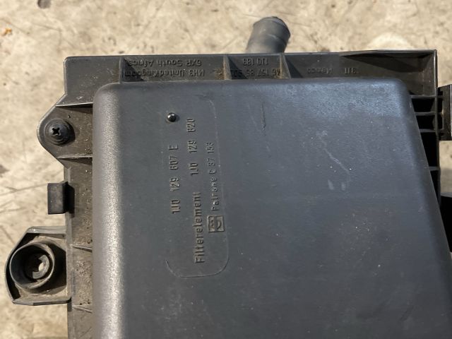 bontott AUDI A3 Légszűrő Ház