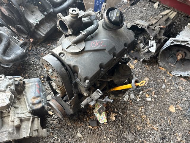 bontott AUDI A3 Motor (Fűzött blokk hengerfejjel)