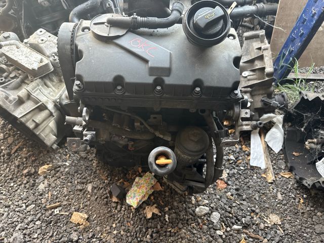 bontott AUDI A3 Motor (Fűzött blokk hengerfejjel)