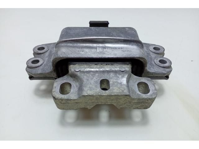 bontott AUDI A3 Motor Tartó Bak Bal