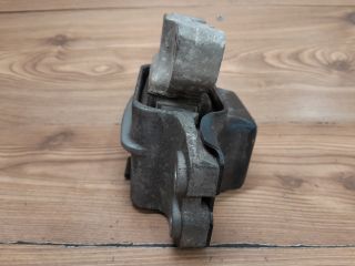 bontott AUDI A3 Motor Tartó Bak Bal