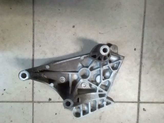 bontott AUDI A3 Motor Tartó Bak (Fém)