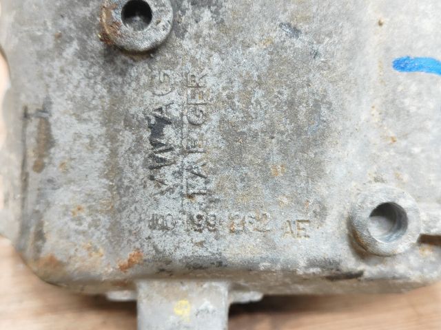 bontott AUDI A3 Motor Tartó Bak Jobb