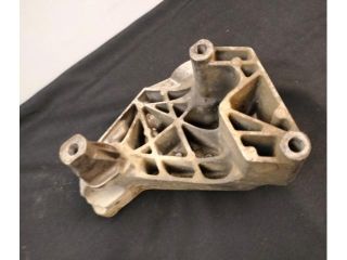 bontott AUDI A3 Motor Tartó Bak Jobb