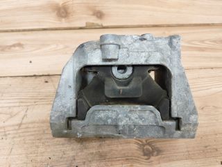 bontott AUDI A3 Motor Tartó Bak Jobb