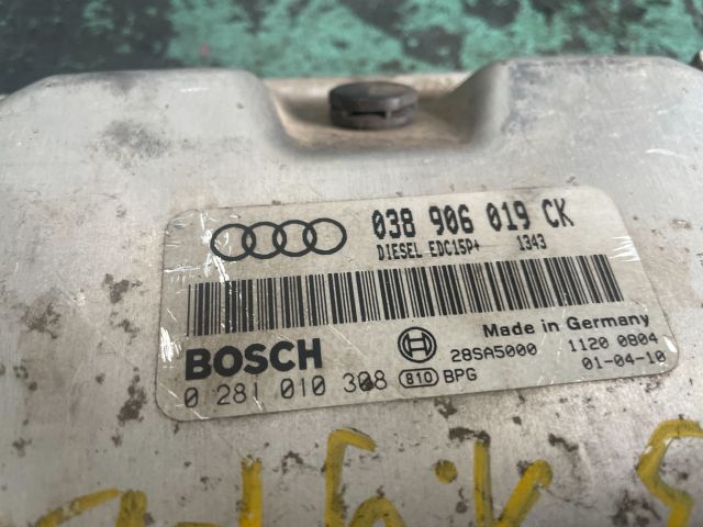 bontott AUDI A3 Motorvezérlő