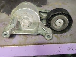 bontott AUDI A3 Szíjfeszítő Görgő